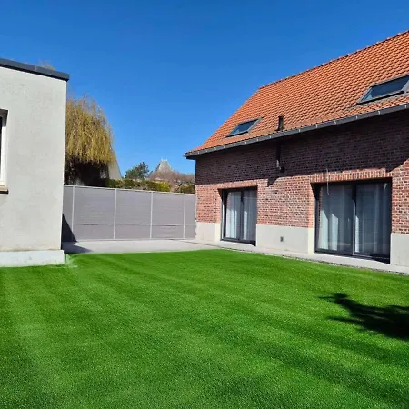 House Between And Countryside * Lompret